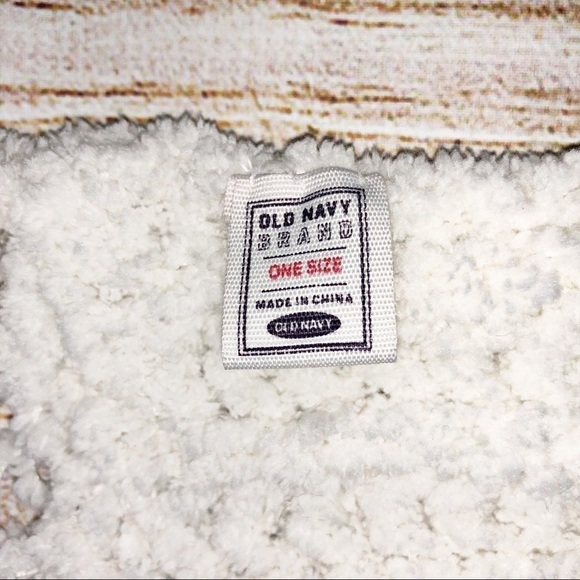 Old Navy Cable Knit Off white Scarf - Picture 4 of 6